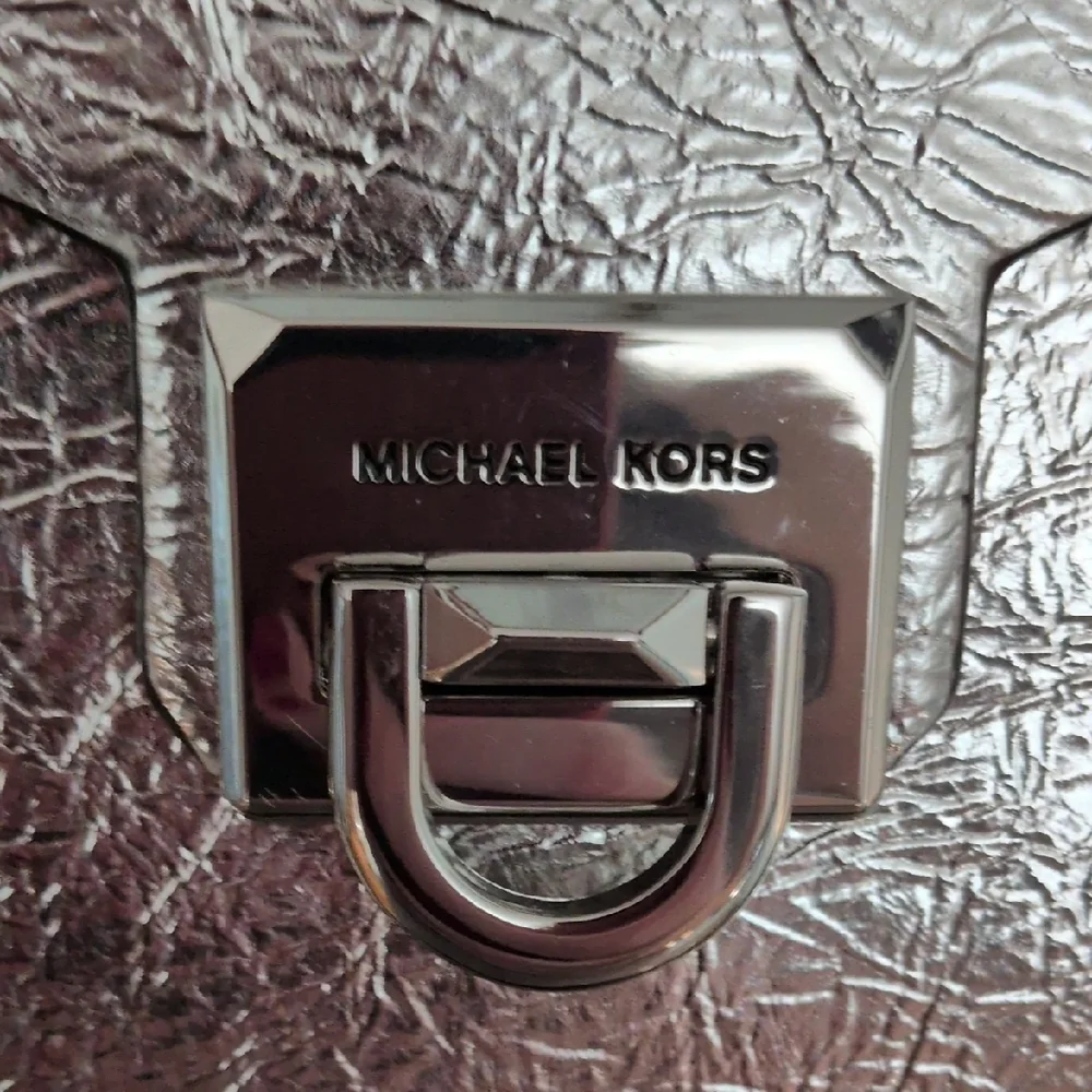 Michael Kors Manhattan Medium Ac Metallic Silver Satchel